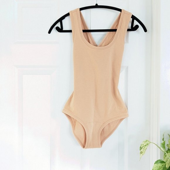 ARQ Tops - ARQ Cleo Leo bodysuit in peacan
